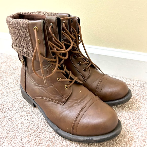 Women’s winter boots - size-7 - Picture 2 of 5